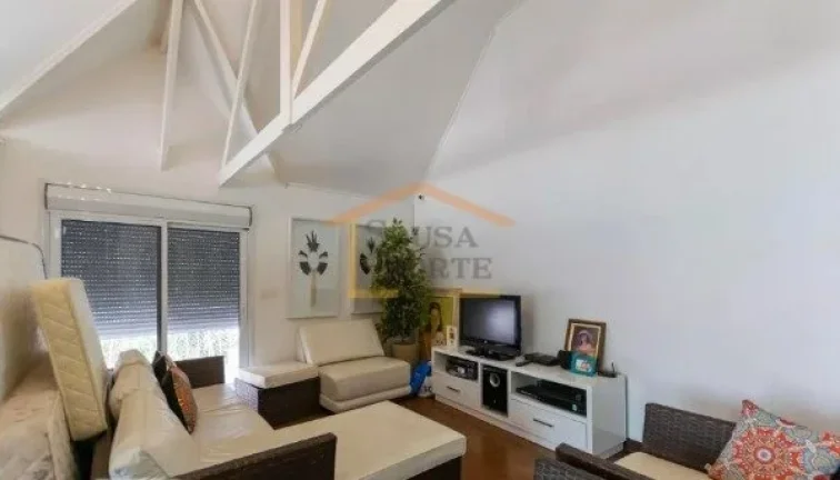 Imagem Casa de condomÃ­nio, com 3 dormitÃ³rios, sendo 3 suÃ­tes, 5 banheiros, possui amplos ambientes, armÃ...