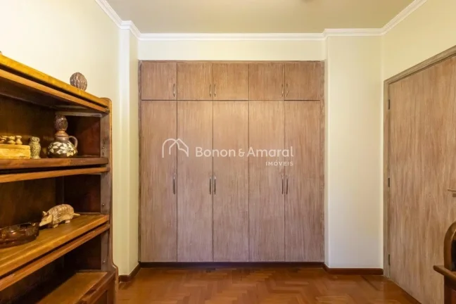 Imagem Situado no coração do Cambuí, um dos bairros mais desejados de Campinas, este apartamento oferece...
