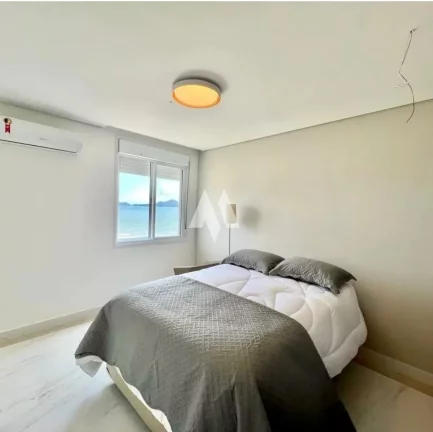 Imagem Apartamento frente mar reformado com 2 dormitórios à venda, 85 m² - Aparecida - Santos/SP