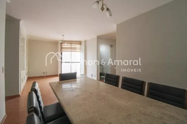 Imagem Situado no charmoso e desejado bairro Cambuí, em Campinas, este apartamento oferece uma impressiona...