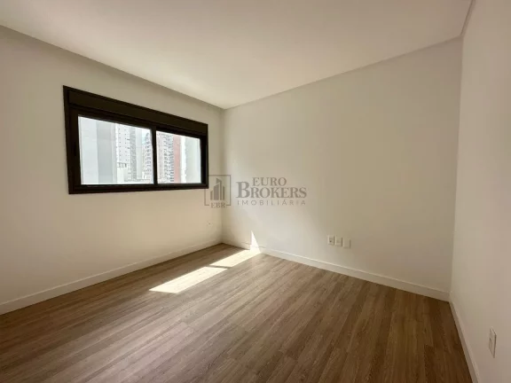 Imagem Apartamento com 4 suítes à venda no Centro de Balneário Camboriú/SC