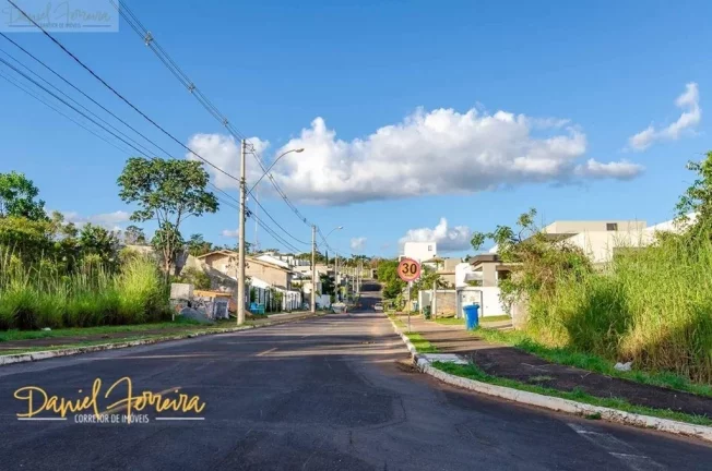 Imagem Lote na parte alta do condomínio na Alameda Bouganvilles.