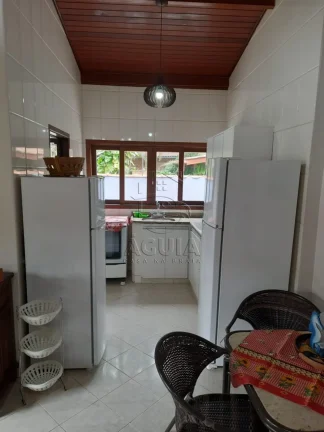 Imagem Linda casa no condomínio Pedra Verde a 150 metros da praia do Lázaro em Ubatuba!