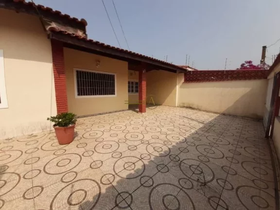 Imagem Casa térrea de alto padrão à venda em Peruíbe, com edícula sendo 2 suítes