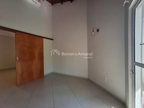 Imagem Ótima oportunidade com um preço imperdível!!

Esta casa está localizada em um condomínio fechad...