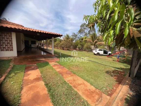Imagem Rancho com 3 dormitórios à venda por R$ 230.000,00 - Village Imperial - Itumbiara/GO