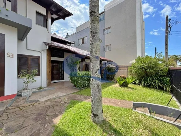 Imagem Casa á venda com 6 dormitórios no centro de Torres/RS