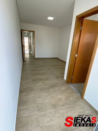 Imagem Imperdível oportunidade de adquirir uma casa de luxo em São Paulo-SP, na Vila Salete! 3 quartos, 3 suítes, 2 salas, 4 banheiros, 4 vagas de garagem e 200m² de área.