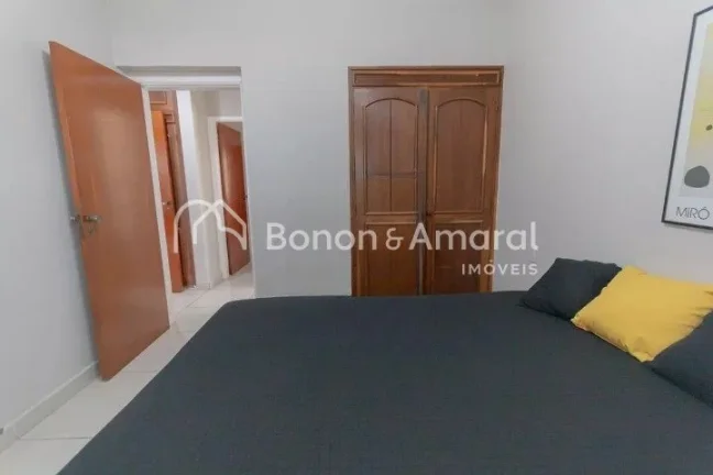 Imagem Aconchegante imóvel à venda com 3 quartos, incluindo uma suíte, e 3 banheiros. Este imóvel é id...