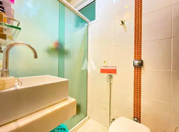 Imagem Casa com 3 quartos e 3 banheiros à Venda, 165 m² - Embaré/Santos