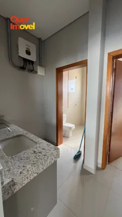 Imagem Salão Comercial de Alto Padrão para Locação no Jardim Botânico, Ribeirão Preto-SP: 2 Salas, 4 Banheiros, 3 Vagas e 300m².