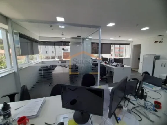 Imagem Sala comercial no 8º andar, composta por 2 salas unificadas de 51m² cada, totalizando 102m².

Loc...