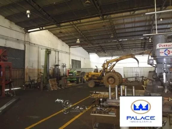 Imagem Ãrea na beira da Rodovia, com terreno de aproximadamente 6.000mÂ², contendo um barracÃ£o de 1.000mÂ...