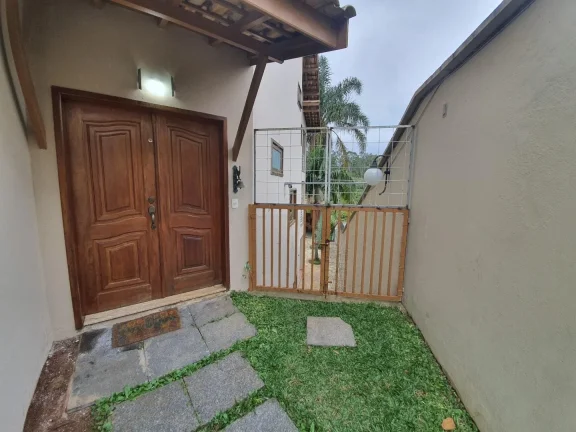 Imagem Sobrado com 3 dormitórios à venda, 500 m² por R$ 1.990.000,00 - Jardim Passargada D - Cotia/SP