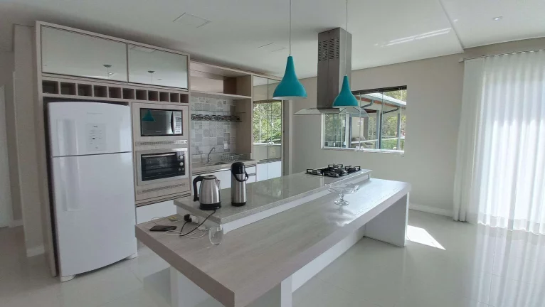 Imagem Casa à Venda, 4 Quartos(1 Suite), 2 Vagas, 355m2, Ratones, Florianópolis /SC