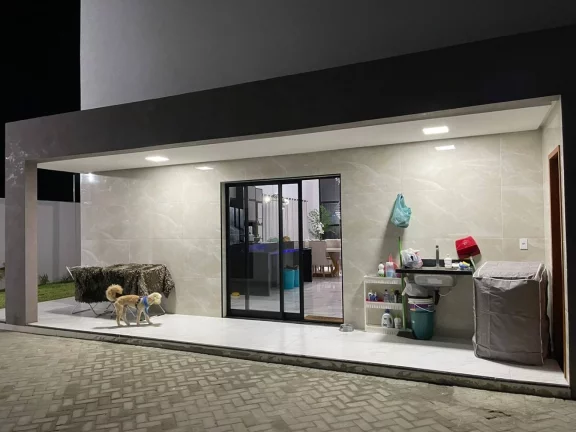 Imagem Casa à venda no Mosqueiro: 3/4 com suíte, posição Norte, 4 vagas de garagem - Confira!