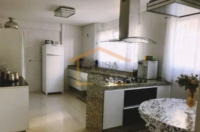 Imagem Apartamento alto padrão com 170m², 4 dormitórios, sendo 3 suítes. A suíte master conta com clos...
