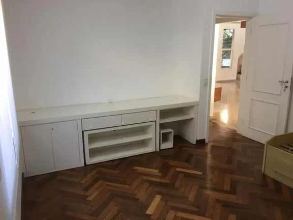 Imagem Casa em Aldeia da Serra - 370m²