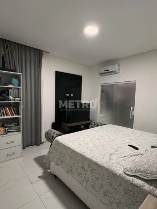 Imagem Casa no Alphaville, 3 quartos, sendo um suíte com closet, cozinha Integrada