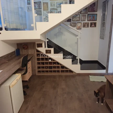 Imagem Linda casa em condomínio fechado em Barão Geraldo. A residência possui quatro suítes, dois banhe...