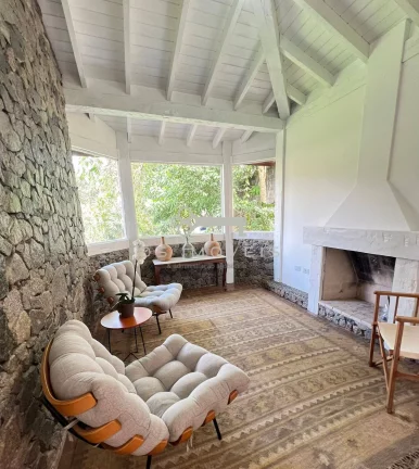 Imagem Propriede à venda Granja Viana: Residência Recém Finalizada com Duas Casas