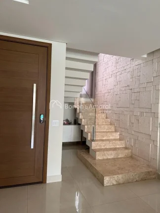 Imagem Sobrado belíssimo com 3 quartos (sendo 3 suítes, máster com closet), no Condomínio Terras da Est...