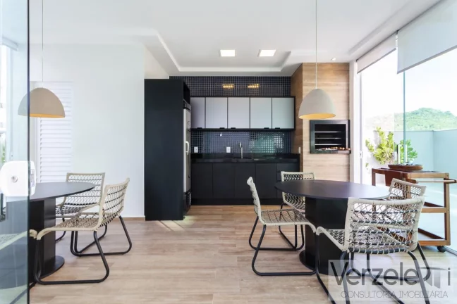 Imagem Apartamento 4 ou + dormitórios para Venda em Balneário Camboriú / SC no bairro Centro