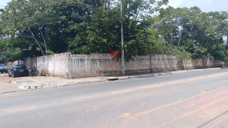 Imagem Lote de terreno murado e plano de esquina em rua principal no Cabo Branco