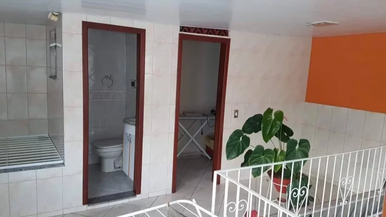 Imagem CASA COM 3 QUARTOS, SUITE, LOJA, SAUNA. NOVA FRIBURGO.