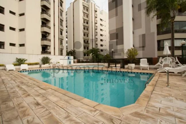 Imagem Apartamento no Alto da Lapa com 209m² pronto para morar, 3 suítes e 3 vagas.