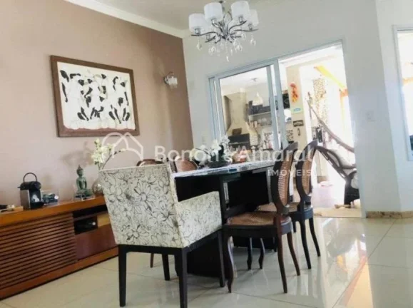 Imagem Casa à venda e3m condomínio fechado em Valinhos/SP com 3 suítes, piscina e área gourmet!

Sobrad...