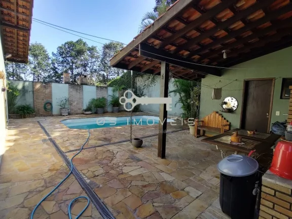 Imagem Casa à venda na Granja Viana – 3 dormitórios, 1 suíte !