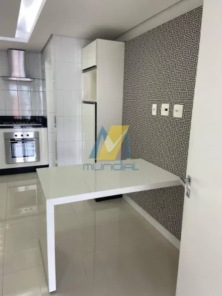Imagem Este imóvel está situado no 14º andar, oferecendo uma vista privilegiada.
