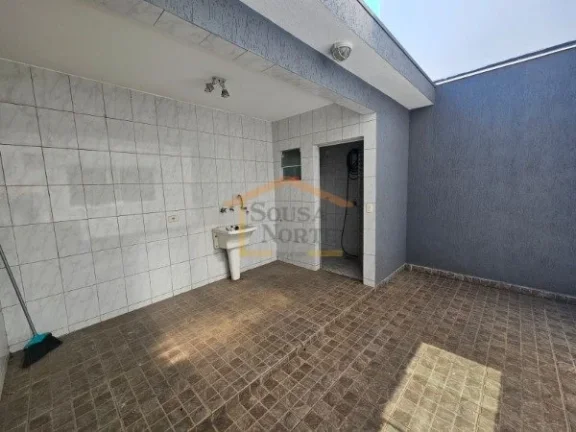 Imagem Sobrado de 160 m² com 3 dormitórios, sendo 1 suíte e 2 quartos no corredor, além de 1 banheiro n...