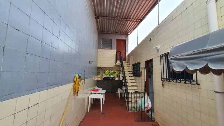 Imagem Casa na Suíssa à venda com 6 quartos, suíte e garagem - Confira!