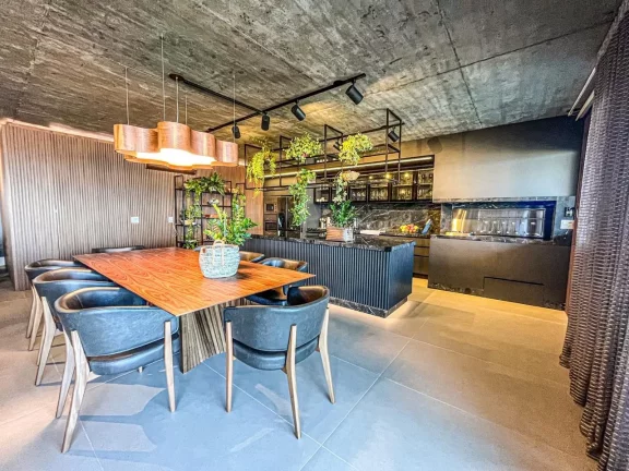 Imagem Apartamento à venda, com 4 quartos, 258m²
