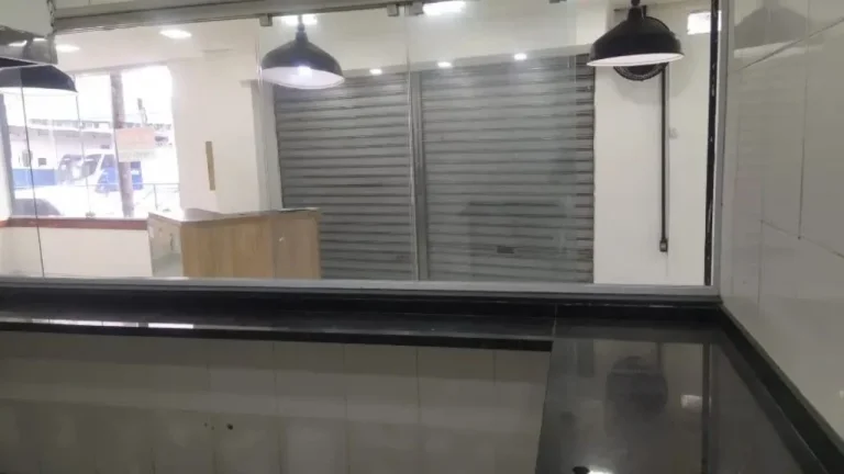 Imagem Salão Comercial para Locação no Centro de Sorocaba-SP: 130m², 1 Sala, 2 Banheiros