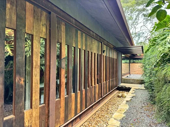 Imagem Obra-Prima da Arquitetura: 10.000m² de Exclusividade no Country Club