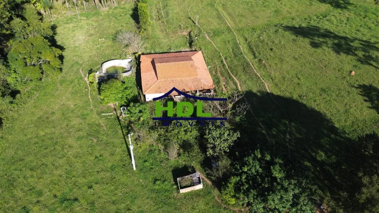 Imagem Chácara com córrego no meio 1 Alqueire e 5 Lts 100 kms de Goiânia