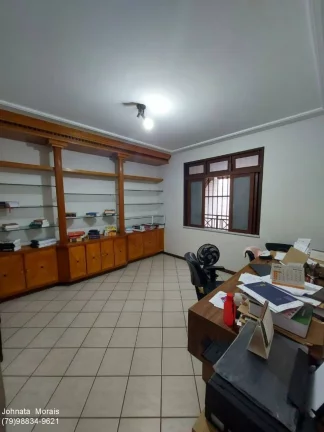 Imagem Casa à venda no bairro Atalaia | 4 quartos, 2 suítes | 310m² | Rua Pública - Consulte Agora!