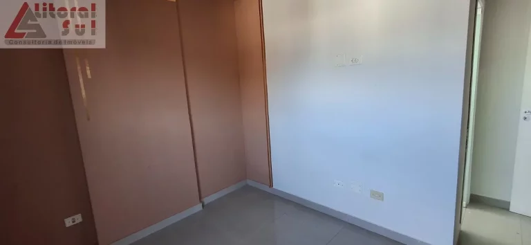 Imagem Imperdível oportunidade! Apartamento à venda em Praia Grande-SP, bairro Ocian: 3 quartos, 1 suíte, 1 sala, 2 banheiros, 1 vaga, 110m².