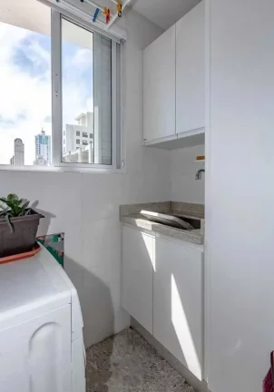 Imagem Apartamento mobiliado com 3 suítes e 3 vagas no centro de Balneário Camboriú
