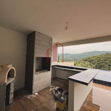 Imagem Imperdível oferta de casa em condomínio com 4 quartos no Jardim Lago da Cantareira, Mairiporã-SP: 4 suítes, 2 salas, 3 vagas, 330m²!