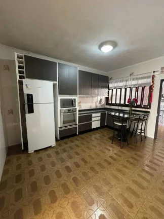 Imagem Casa com 3 dormitórios sendo 1 suíte e 1 vaga de garagem no bairro Guanabara em Joinville SC