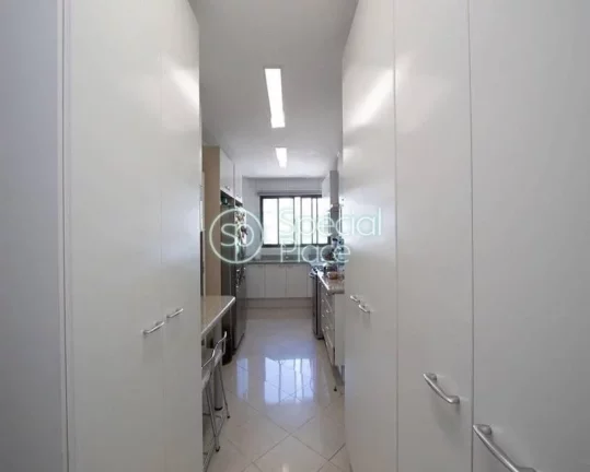 Imagem 317 metros 4 dormitórios 4 suítes 5 banheiros 4 vagas Cobertura Duplex toda reformada, pronta para...