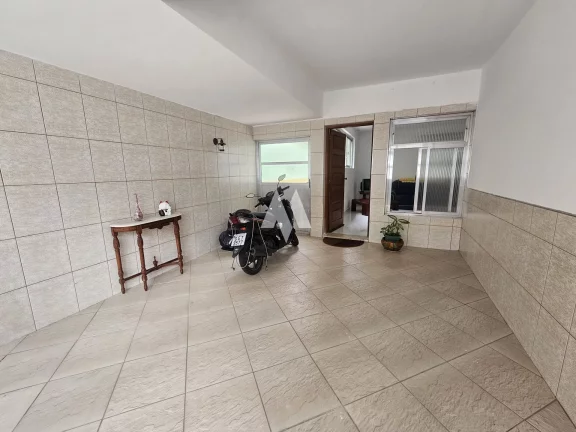 Imagem Casa Térrea no Embaré ao lado do shopping, 03 quartos e 02 vagas de garagem!