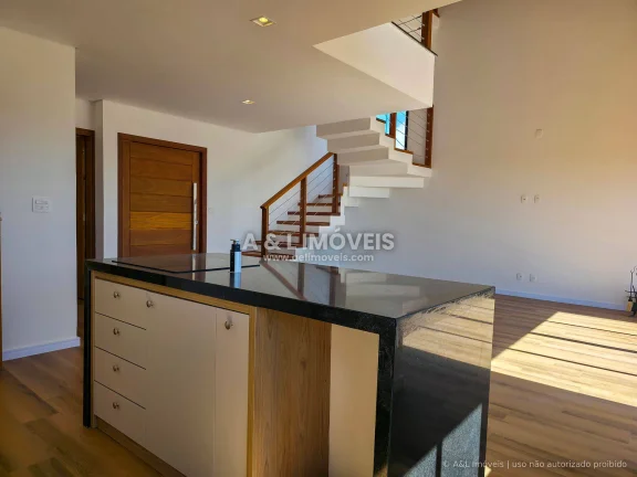 Imagem Residência 4 Suítes Nova com Vista Panorâmica em Condomínio Fechado Capivar