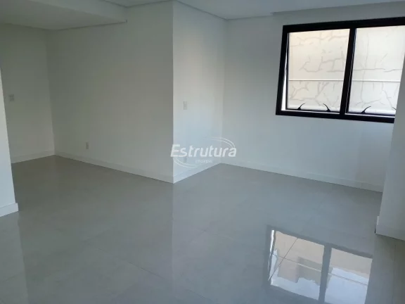 Ótimo apartamento , com três dormitorios, sendo duas suítes, duas vagas de gara