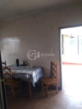 Imagem Casa de 4 quartos à Venda no Parque Residencial Rita Vieira, Campo Grande-MS - 140m² - 2 vagas de garagem