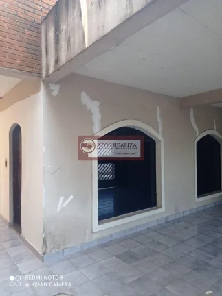 Imagem PORTUNIDADE EXCLUSIVA NA CIDADE DUTRA. Vendo uma casa Assobradada na Cidade Dutra, Próximo ao bolsão de Interlagos. São 3 Dormitórios, sendo 1 Suíte, varanda com vista para a represa, 4 vagas de garagem, Sala 2 ambientes, copa e Cózinha, Área Gourmet com 